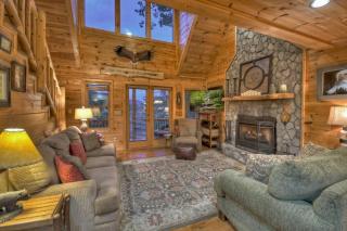 Pursuit of Happiness Mountain luxury hot tub big-screen TVs pet-friendly - Mineral Bluff - 6