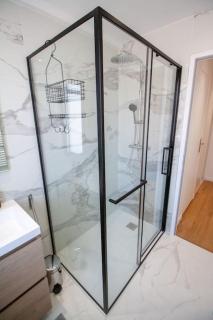 Brand New Central Cannes Apt 2 min walk to Palais - 4