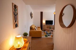 Brand New Central Cannes Apt 2 min walk to Palais - 3