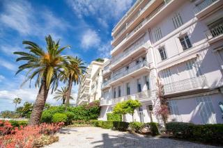 Brand New Central Cannes Apt 2 min walk to Palais - 1