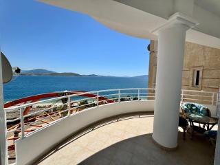 Red Infinity SeaView Apartment Saranda - Sarandë - 1