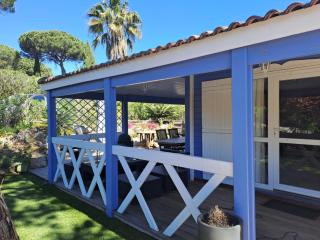 Chalet californien climatisé 6 personnes dans domaine privé arboré à Gassin - Gassin - 2