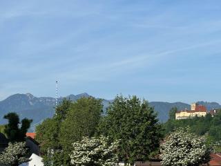 Am historischen Marktplatz - Neubeuern - 8