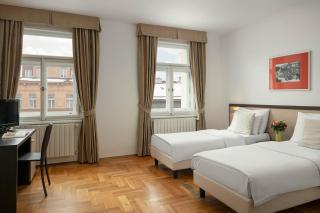 Hotel Praga 1 - 3