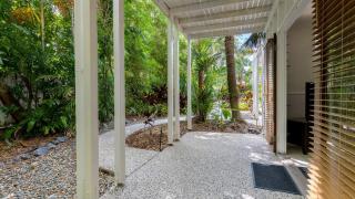 Craven Cottage at Full Moon Terraces - Tropical Queenslander Townhouse - Port Douglas - 8