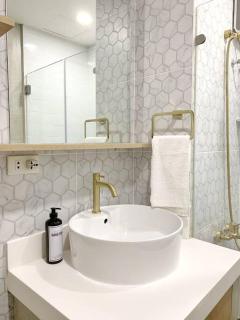 Seibu Tower BGC Tropical Suite with Parking - Manilla - 4