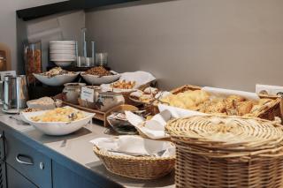 Helvetia Hotel Munich City Center - Munich - 7