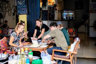 Back Home Backpackers Hostel - Bangkok - 3