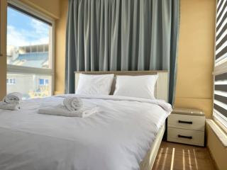 Artistic Apartment for 4 Guests in Burgas - 0