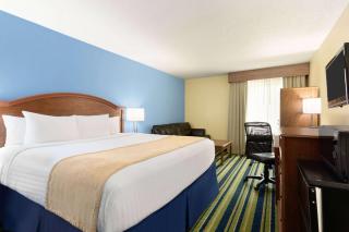 Days Inn by Wyndham Fargo - Fargo - 1