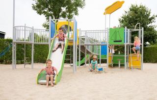 Chalet op vakantiepark in Baarland - 7