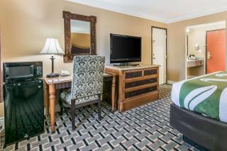Quality Inn & Suites Atlanta Airport South - Atlanta - 2