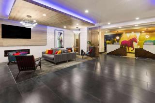 La Quinta Inn & Suites by Wyndham El Paso East Loop-375 - 4