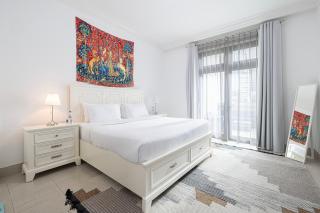 Old Town Luxury: 1-BR Apartment with Large Terrace & Burj Khalifa View - Dubái - 7