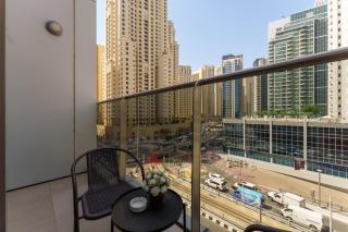 Your gateway in Sparkle Tower JBR by Suiteable - Dubai - 9