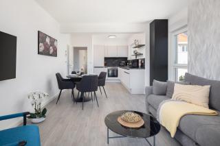 TT Apartment with sea view and private parking - Makarska - 1