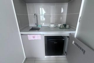 Luxury Studio Apartment with Balcony - Kuala Lumpur - 8