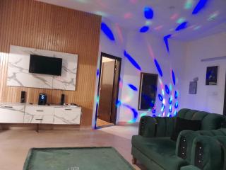 2 bed Luxury Apartment - 8