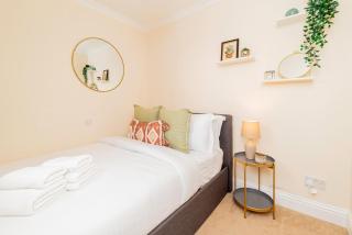 Battersea 2-Bedroom Top-Floor Apartment with Cozy Balcony - Londra - 5