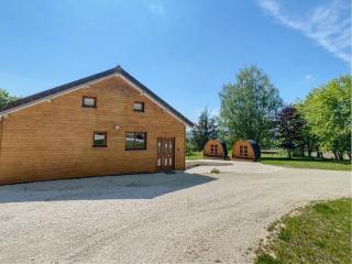 Domaine privé avec piscine et terrain de pétanque - 0