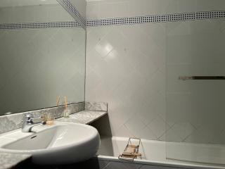 Habitación luminosa con baño compartido calle mercaderes centro Pamplona - Pamplona - 7