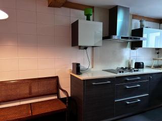 Habitación luminosa con baño compartido calle mercaderes centro Pamplona - Pamplona - 4