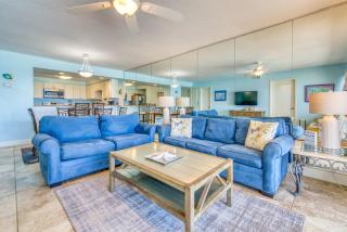 Beach House Condominiums C204 - Beachfront with Pool, WiFi, & Beach Service - Destin - 4