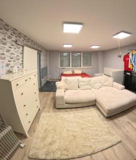 Burg und Natur Apartment - - 0