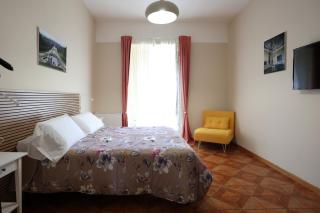 Rooms & Apartment, A due Passi - Caserta - 5