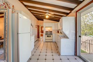 Massachusetts Abode with Deck and Grill Near Beaches! - Gloucester - 2