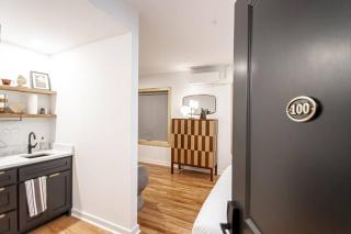 Historic Downtown Studio, Walk to Bathhouses, Room # 100 - Hot Springs - 9