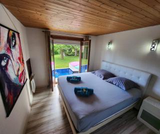 VILLA "Le Jardin" 4 étoiles - Piscine chauffée couloir 12m - Spa Balnéo Hammam - 4 Chambres dont une Love Room de 35m2 avec lit rond, vidéo projecteur Netflix, climatisation - Jardin - 2