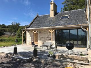 Stylish Scottish Manor, Coillemore House - 2