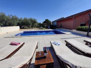 Ferienhaus mit zwei Ferienwohnungen und Pool in ruhiger Lage in der Nähe der malerischen Buchten von Pula - Pula - 5