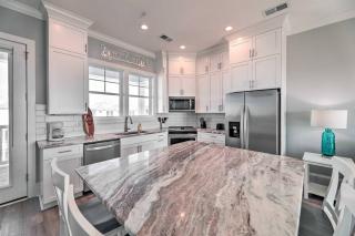 Emerald Isle, Ocean Views with Pool and Beach Access - Emerald Isle - 4