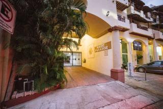 2Br apart steps from mamitas beach and 5th av - 2