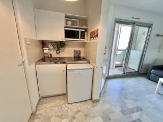 Studio climatisé avec grande terrasse et parking privé, proche plage et commerces - FR-1-716-60 - 8