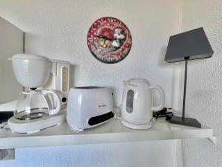 Studio climatisé avec grande terrasse et parking privé, proche plage et commerces - FR-1-716-60 - 6