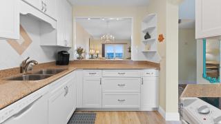 Direct oceanfront and beach view with the best complex amenities! - 4