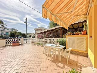 631 - Bilocale al piano terra a Marcelli centro e sul mare, climatizzato - SPIAGGIA INCLUSA - 9