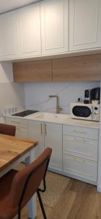 מול הים בקיסריה - 2