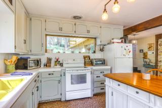 Secluded Wilseyville Home with On-Site River Access! - - 2