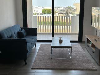 One Bedroom Whole Apartment with veranda - Aglantzia - 0