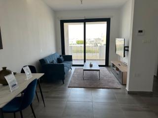 One Bedroom Whole Apartment with veranda - Aglantzia - 9