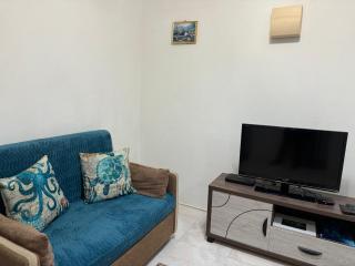 Tierra Santa Self Caterings Apartments - 3