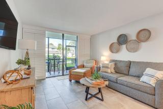 Fort Pierce Condo with Screened Porch Walk to Beach - 7
