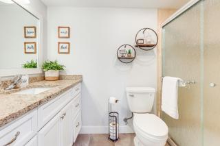 Fort Pierce Condo with Screened Porch Walk to Beach - Fort Pierce - 2