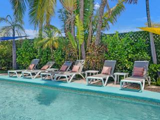 GAYPool Side Pleasure CLOTHING OPTIONAL MENS only guesthouse - Fort Lauderdale - 0