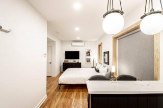 Historic DTWN Studio, Walk to Bathhouses, Shops, Room # 103 - 8
