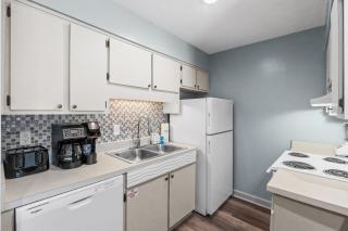 Nautical Watch #E-7 by Book That Condo - 6